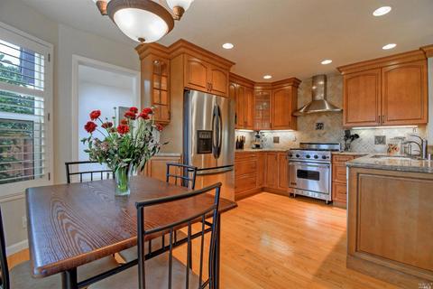 9468 Wellington Cir, Windsor, CA 95492 photo 2