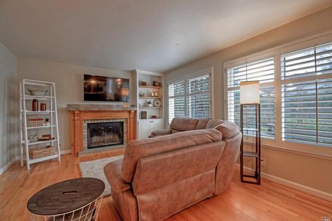 9468 Wellington Cir, Windsor, CA 95492 photo 4