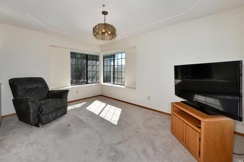 422 Tee Dr, Healdsburg, CA 95448 photo 8
