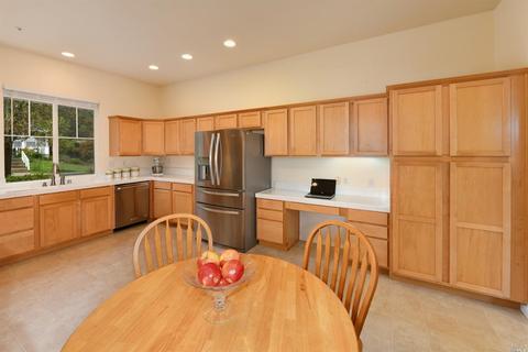 110 St Michael Ct, Cloverdale, CA 95425 photo 8