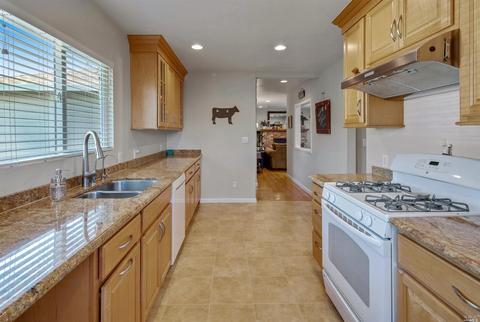 814 Olive St, Petaluma, CA 94952 photo 6