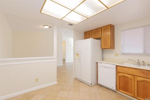1012 Scott St, Fairfield, CA 94533 photo 8
