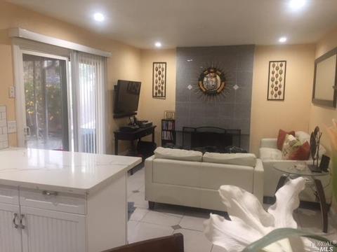 110 Jerilynn Ct, Vallejo, CA 94589 photo 2