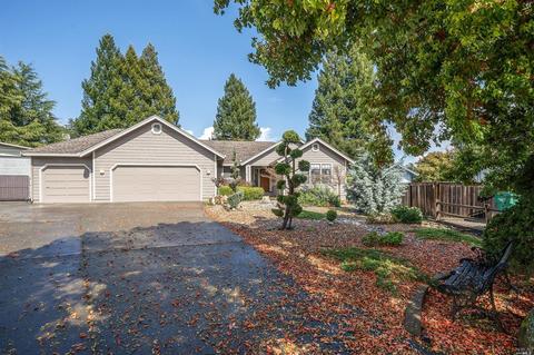 426 Tee Dr, Healdsburg, CA 95448 photo 1