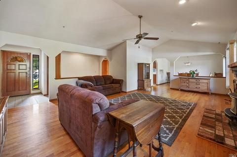 426 Tee Dr, Healdsburg, CA 95448 photo 6
