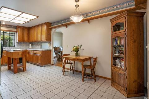 426 Tee Dr, Healdsburg, CA 95448 photo 9