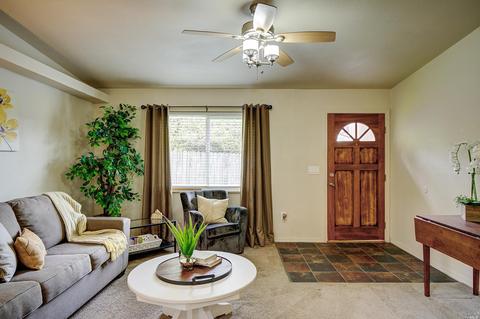 209 Grapewood St, Vallejo, CA 94591 photo 5