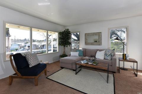 16 Bernice Ct, Petaluma, CA 94952 photo 4