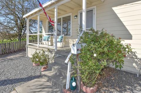 16 Bernice Ct, Petaluma, CA 94952 photo 2