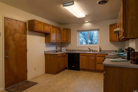 62 Northbrook Way, Willits, CA 95490 photo 3