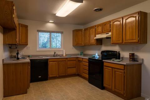 62 Northbrook Way, Willits, CA 95490 photo 4