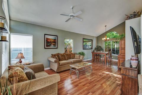 1009 Hampshire Ln, Windsor, CA 95492 photo 4