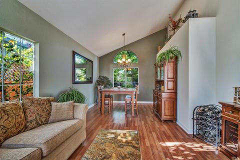 1009 Hampshire Ln, Windsor, CA 95492 photo 5