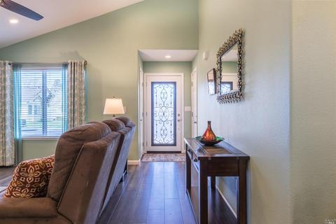 2501 Valley Oak Way, Fairfield, CA 94533 photo 2