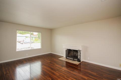 382 Arlington Cir, Fairfield, CA 94533 photo 6