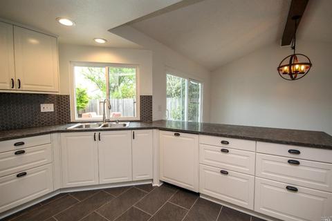 382 Arlington Cir, Fairfield, CA 94533 photo 16