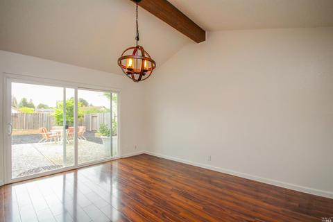 382 Arlington Cir, Fairfield, CA 94533 photo 17