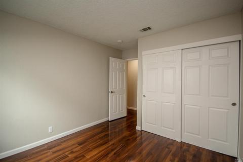 382 Arlington Cir, Fairfield, CA 94533 photo 22