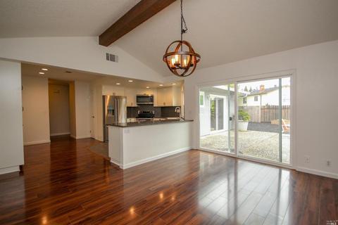 382 Arlington Cir, Fairfield, CA 94533 photo 18