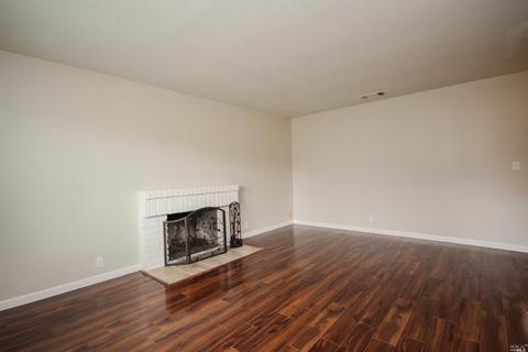 382 Arlington Cir, Fairfield, CA 94533 photo 8
