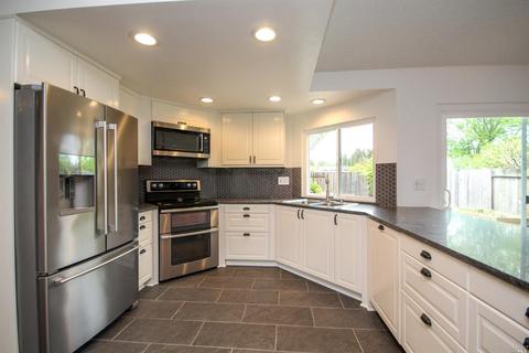 382 Arlington Cir, Fairfield, CA 94533 photo 13