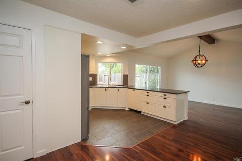 382 Arlington Cir, Fairfield, CA 94533 photo 11