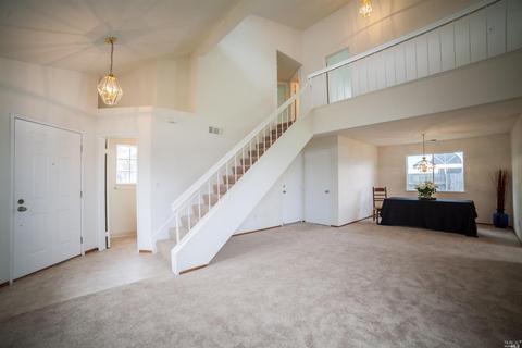 196 Crownpointe Dr, Vallejo, CA 94591 photo 3