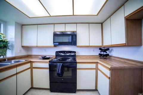 196 Crownpointe Dr, Vallejo, CA 94591 photo 12