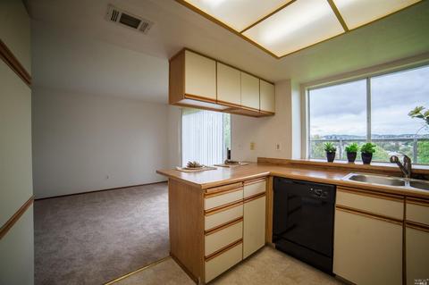 196 Crownpointe Dr, Vallejo, CA 94591 photo 14
