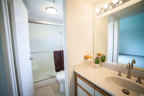 196 Crownpointe Dr, Vallejo, CA 94591 photo 27