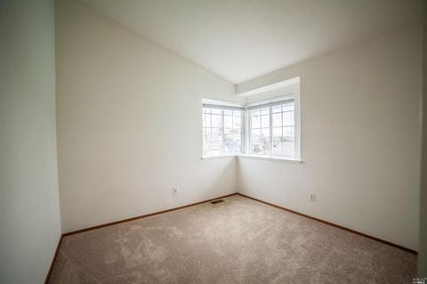 196 Crownpointe Dr, Vallejo, CA 94591 photo 20