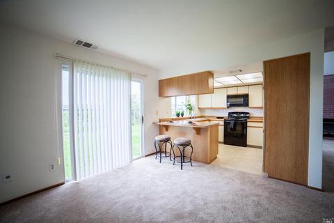 196 Crownpointe Dr, Vallejo, CA 94591 photo 17