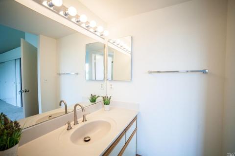 196 Crownpointe Dr, Vallejo, CA 94591 photo 36