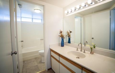196 Crownpointe Dr, Vallejo, CA 94591 photo 26