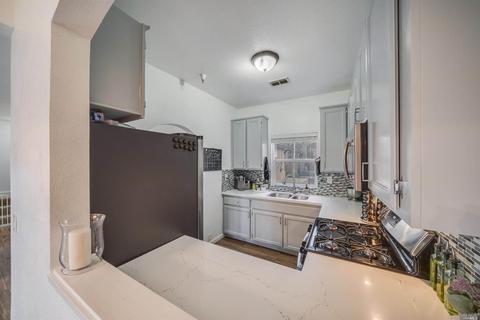 2 Bridgegate Way, Napa, CA 94559 photo 6