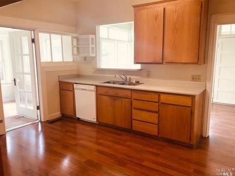 549 W A St, Dixon, CA 95620 photo 4