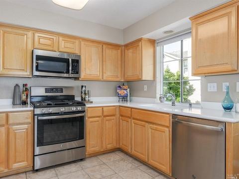 458 E St, Benicia, CA 94510 photo 10