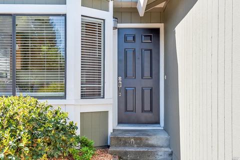 828 Bond Pl, Windsor, CA 95492 photo 3