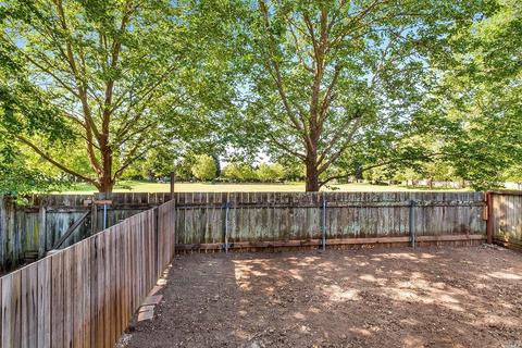828 Bond Pl, Windsor, CA 95492 photo 24