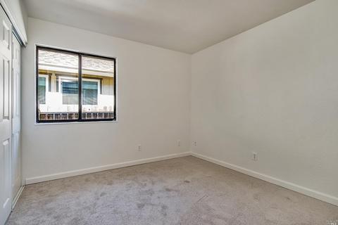 828 Bond Pl, Windsor, CA 95492 photo 12