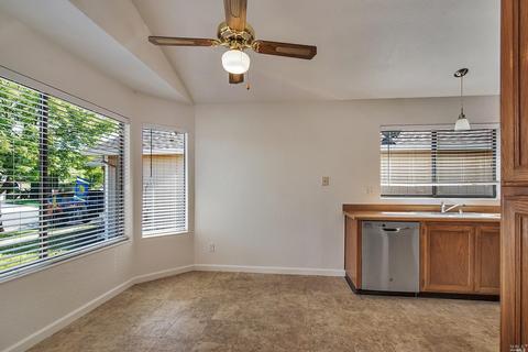 828 Bond Pl, Windsor, CA 95492 photo 6