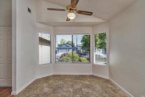 828 Bond Pl, Windsor, CA 95492 photo 8