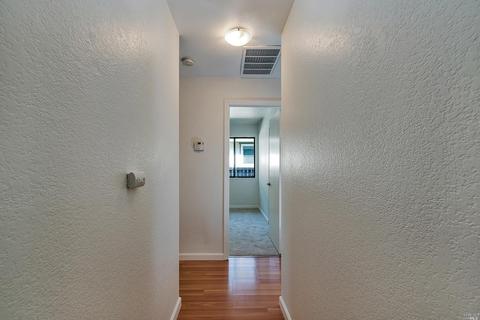828 Bond Pl, Windsor, CA 95492 photo 9