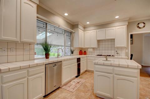 1018 Elsbree Ln, Windsor, CA 95492 photo 17