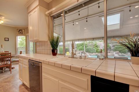 1018 Elsbree Ln, Windsor, CA 95492 photo 14