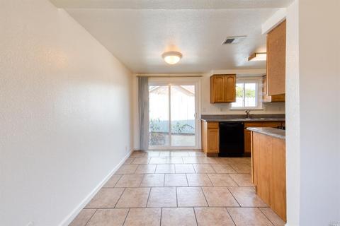 201 Main Cir, Ukiah, CA 95482 photo 3