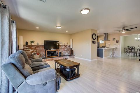 319 Whitecliff Dr, Vallejo, CA 94589 photo 5