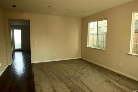 1367 Encore Dr, Fairfield, CA 94534 photo 2