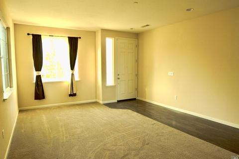 1367 Encore Dr, Fairfield, CA 94534 photo 3