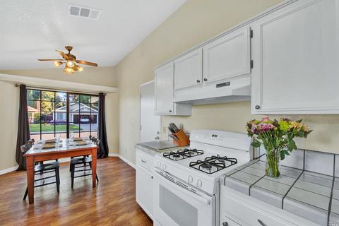 542 Eldridge Ave, Vacaville, CA 95688 photo 9